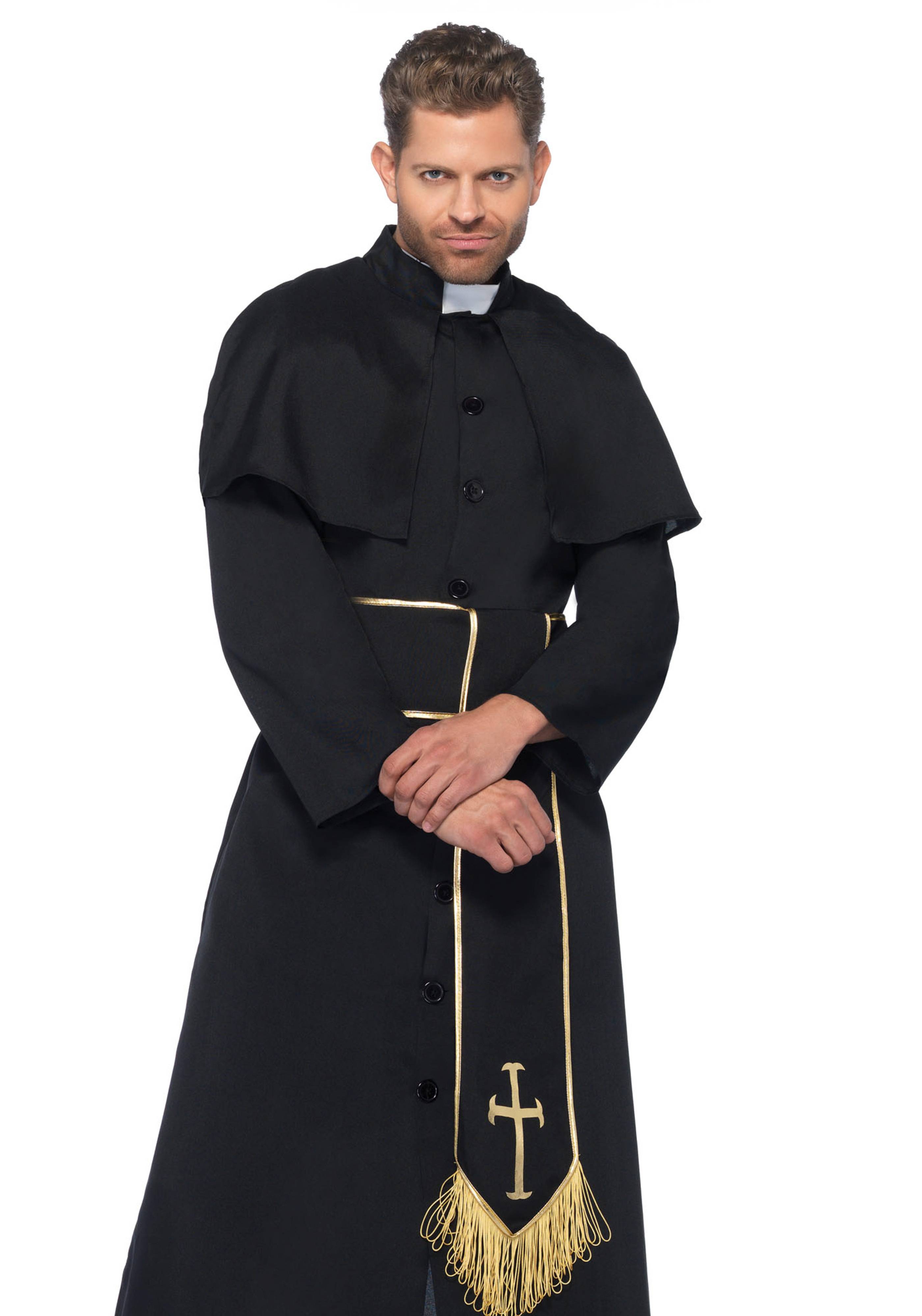 Культовая одежда. Священник (Priest, Великобритания, 1994). Капеллан священник католический. Сутана католического священника. Католический священник Падре.