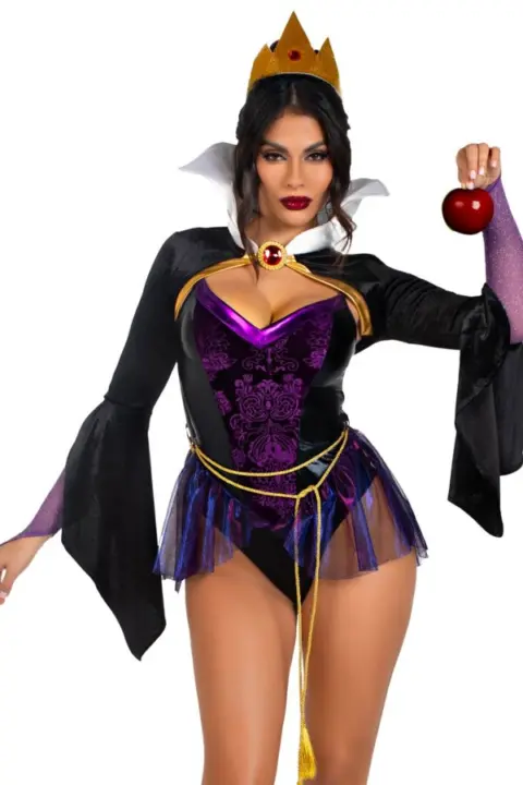 Leg Avenue: cosplay da Regina Grimilde di Biancaneve