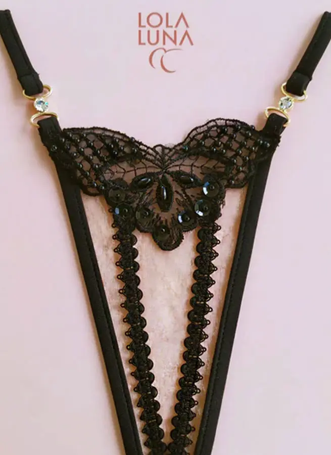 Lola Luna: Perizoma in tulle Paloma decorato da ricami e gioielli neri
