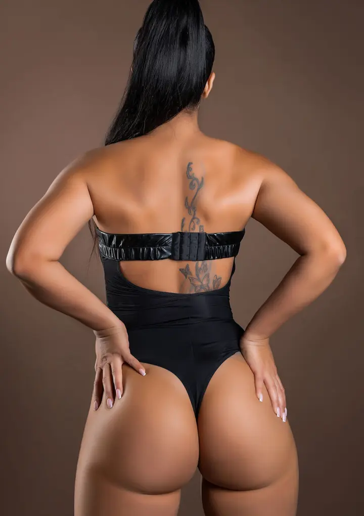 Wetlook Bustier Body – Seduzione lucida e irresistibile – foto 2