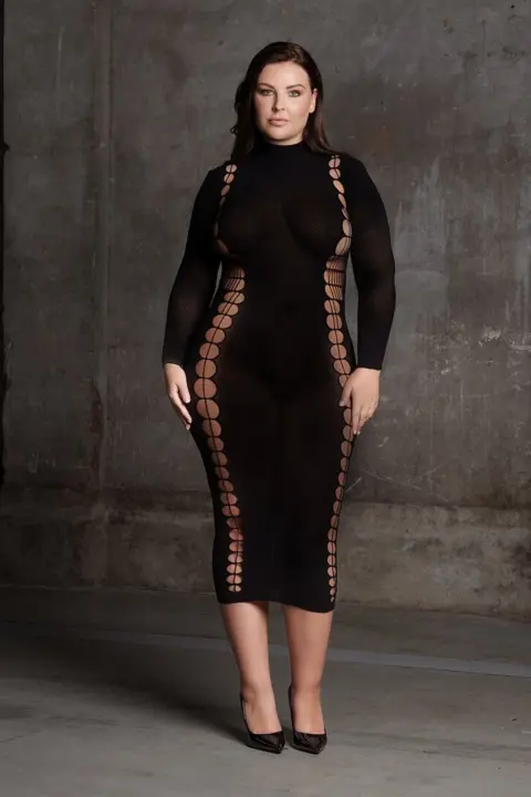 Carme XI abito Curvy nero collo alto con aperture
